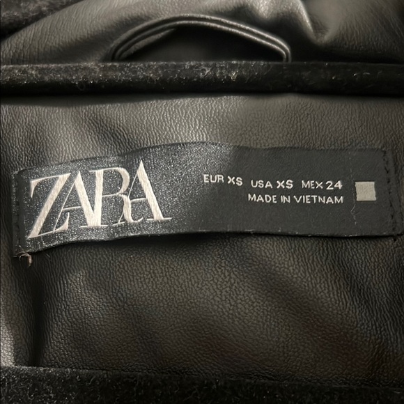 Zara Jacket Water and Wind Protection Short Quilted Black Puffer Coat with Hood - Picture 8 of 11